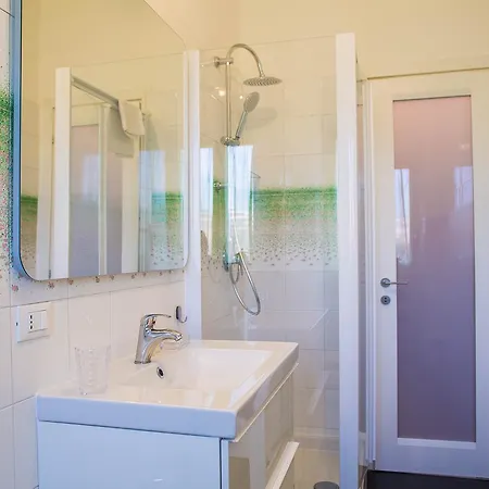 Gambara Subway Studio Apartment Milan